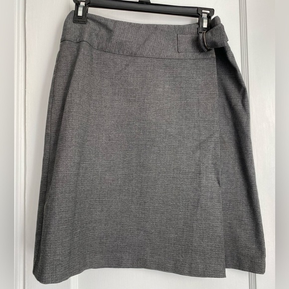 Old Navy Dresses & Skirts - Old Navy Stretch Gray Flat Gray Wrap Mini Skirt, Sz: 4
